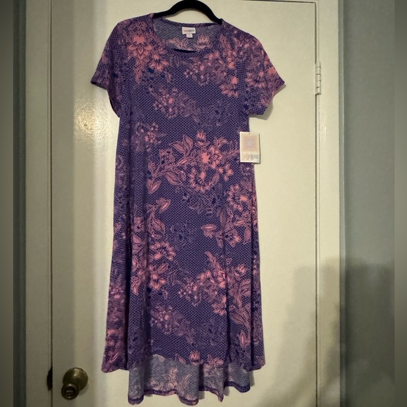 LuLaRoe Dresses & Skirts - Lularoe Carly dress!